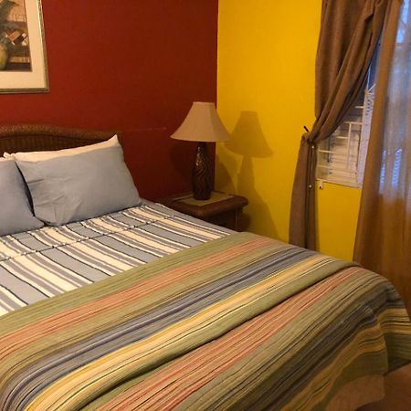 راناوي باي Club Caribbean Court Apartments المظهر الخارجي الصورة