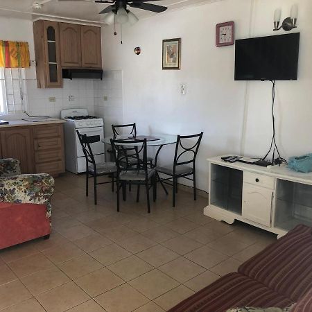 راناوي باي Club Caribbean Court Apartments المظهر الخارجي الصورة