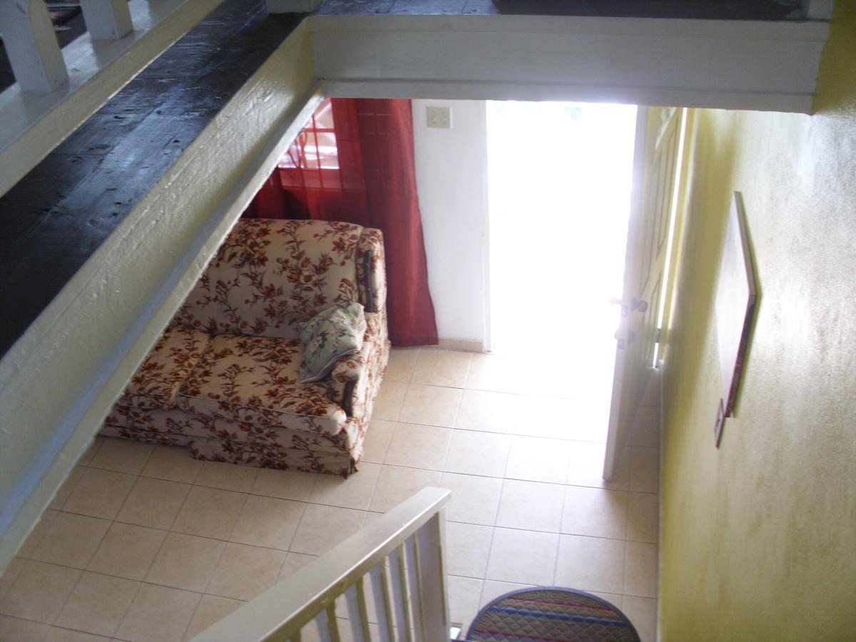 راناوي باي Club Caribbean Court Apartments المظهر الخارجي الصورة