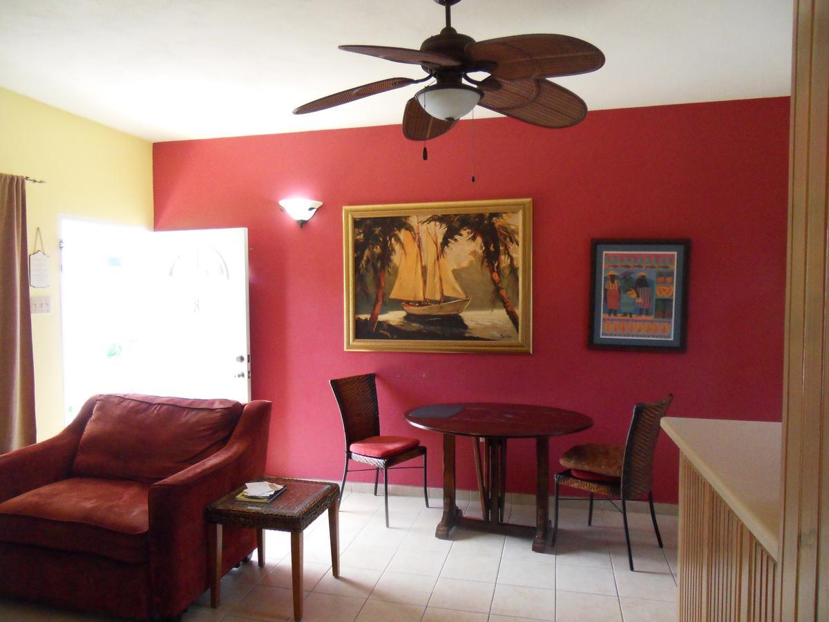 راناوي باي Club Caribbean Court Apartments المظهر الخارجي الصورة
