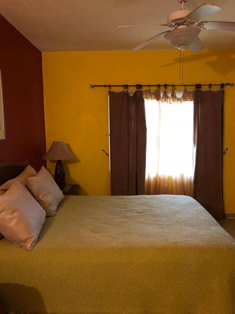 راناوي باي Club Caribbean Court Apartments المظهر الخارجي الصورة