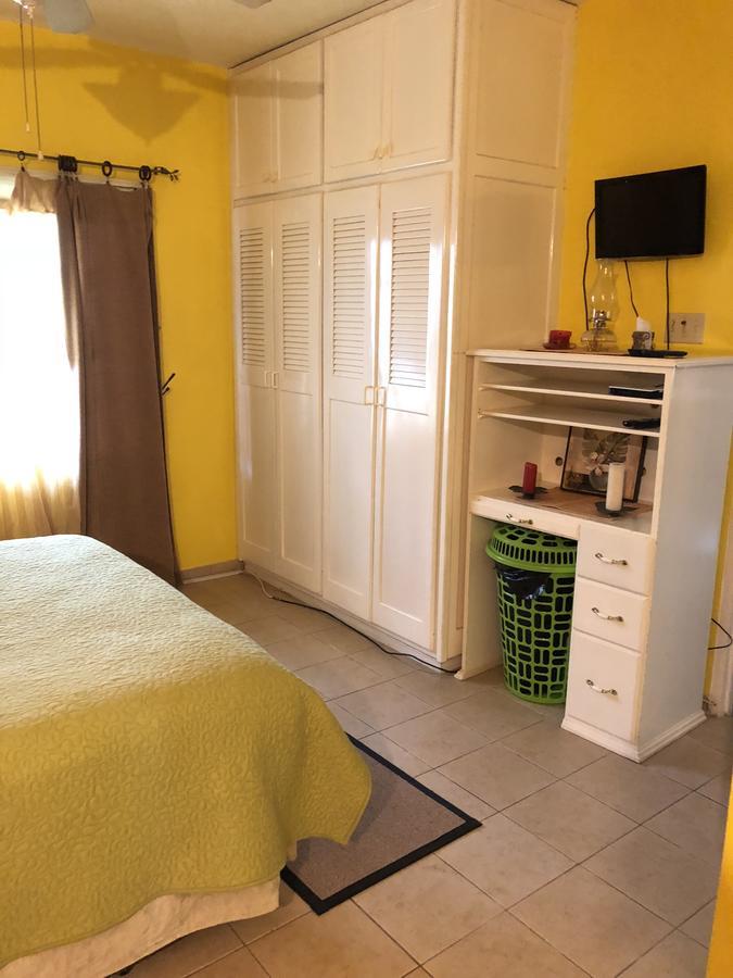 راناوي باي Club Caribbean Court Apartments المظهر الخارجي الصورة