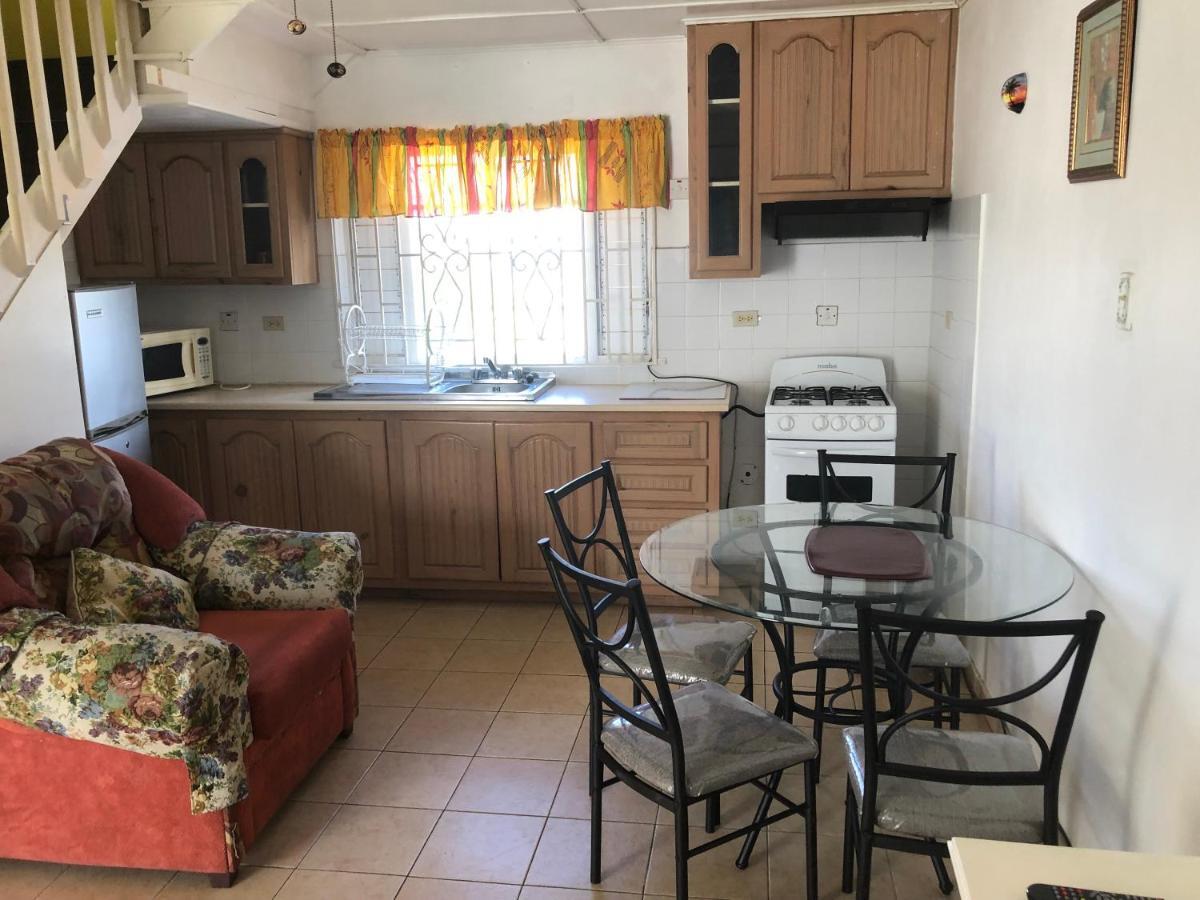 راناوي باي Club Caribbean Court Apartments المظهر الخارجي الصورة